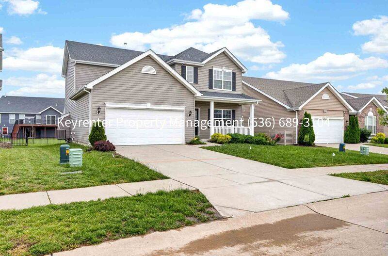 House for rent at 229 Charlestowne Place Dr, Saint Charles, MO 63301