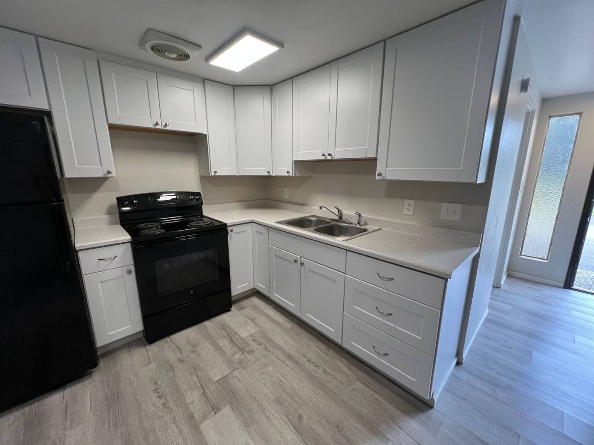 Apartment for rent at 324 Ackerman Ave, Coos Bay, OR 97420