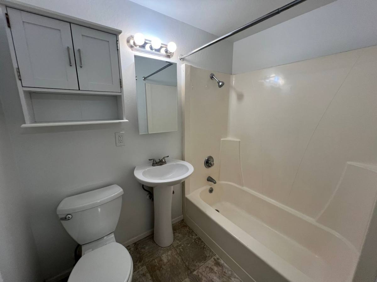 Apartment for rent at 324 Ackerman Ave, Coos Bay, OR 97420
