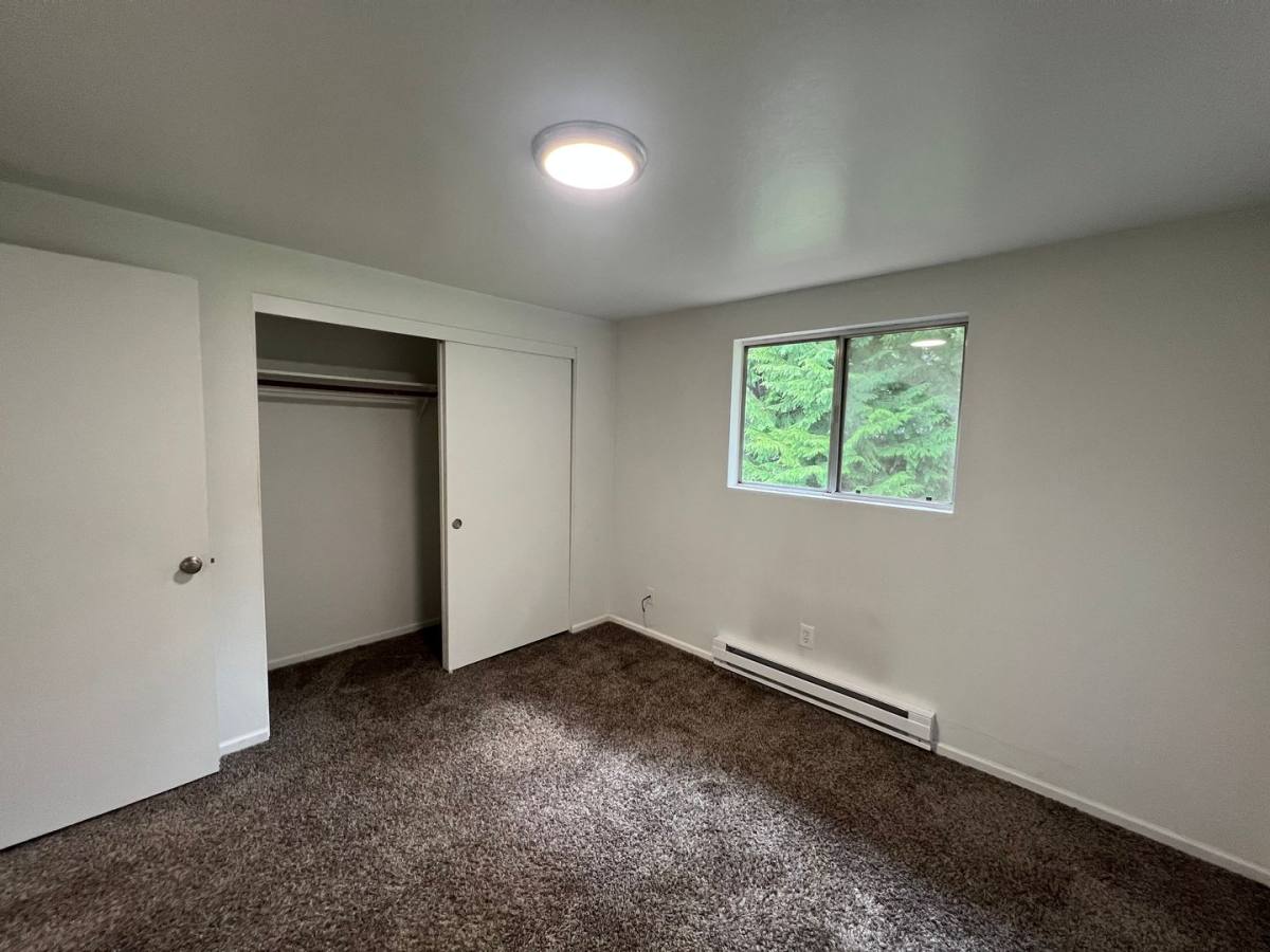 Apartment for rent at 324 Ackerman Ave, Coos Bay, OR 97420
