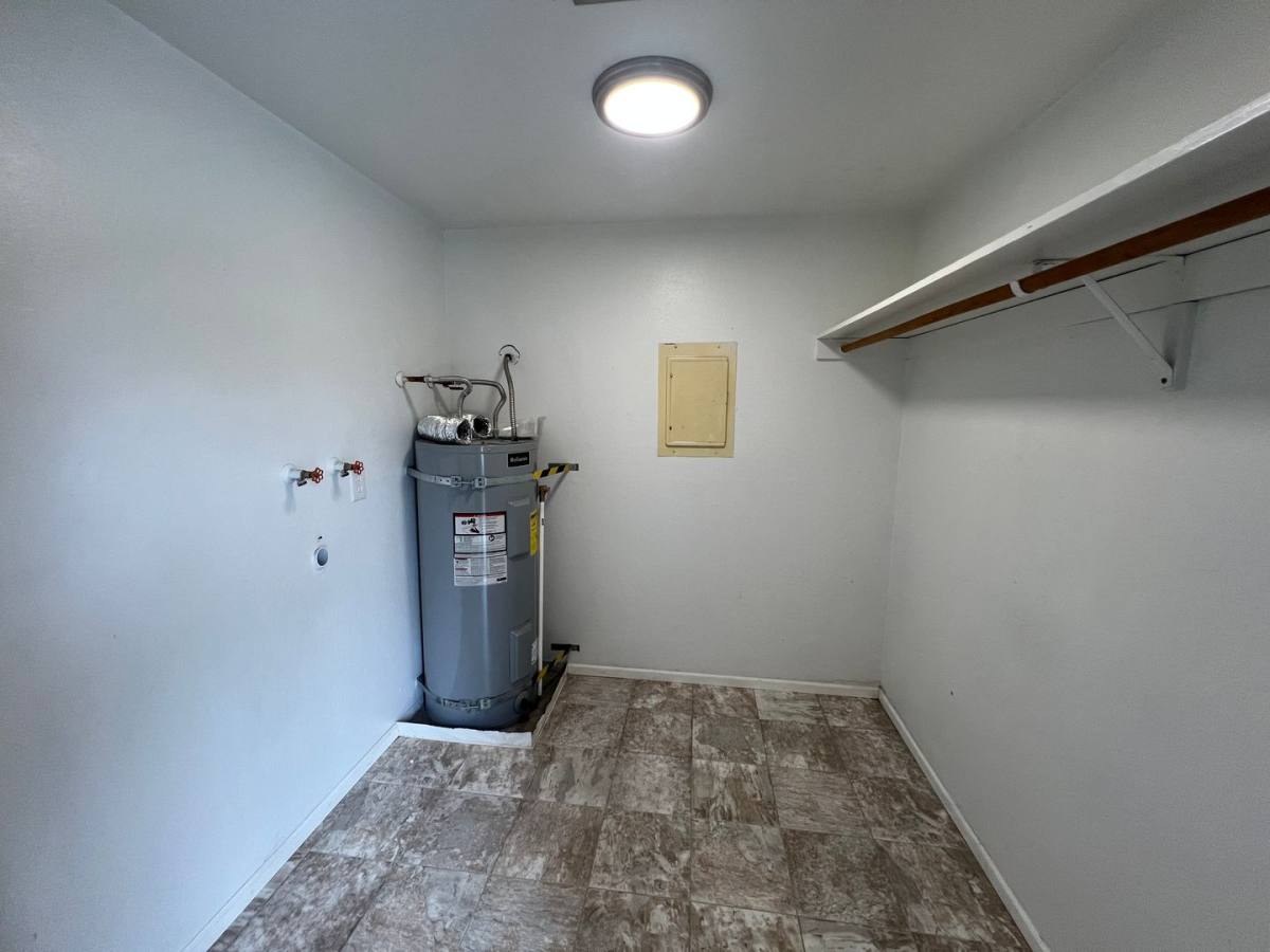 Apartment for rent at 324 Ackerman Ave, Coos Bay, OR 97420