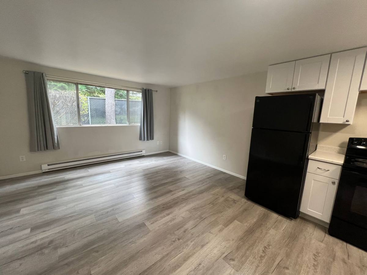 Apartment for rent at 324 Ackerman Ave, Coos Bay, OR 97420