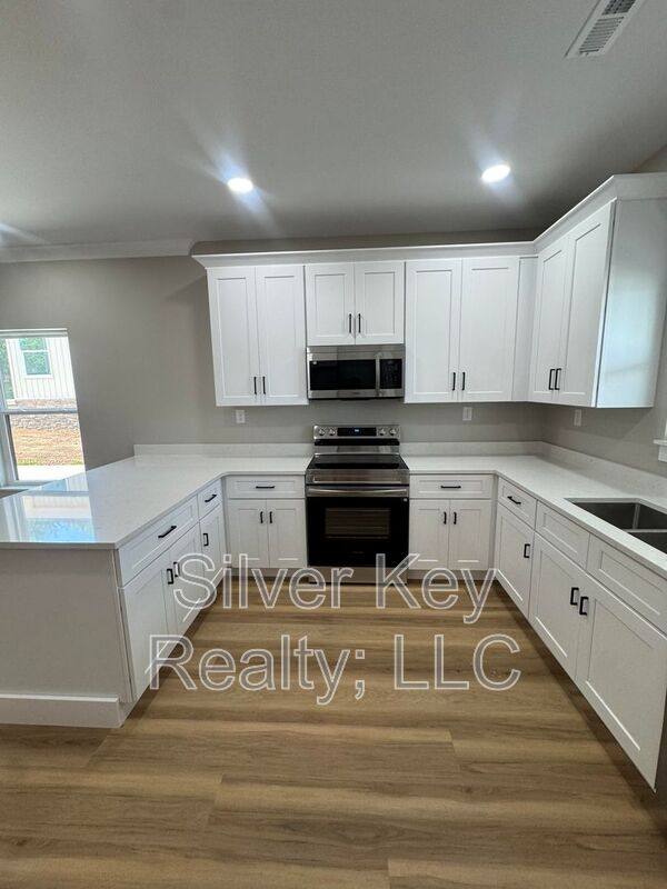 House for rent at 924 Stratford Ave, Sweetwater, TN 37874