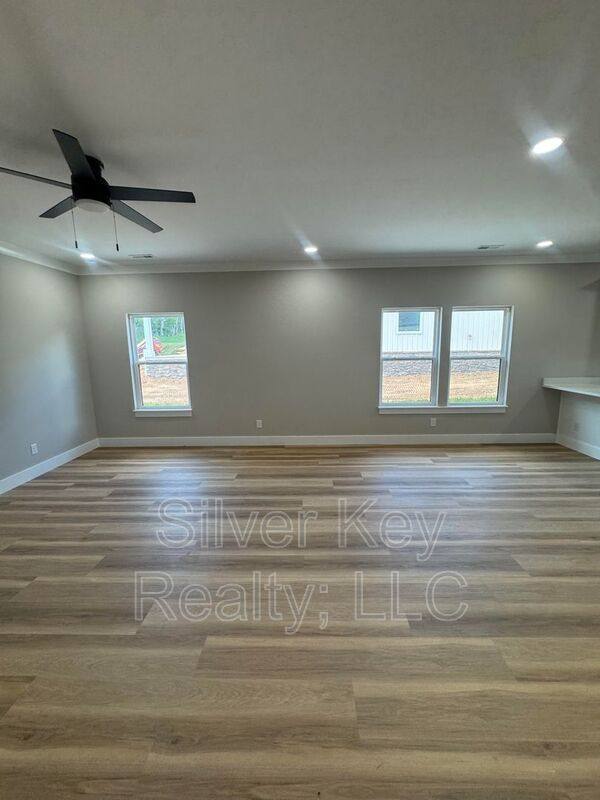 House for rent at 924 Stratford Ave, Sweetwater, TN 37874