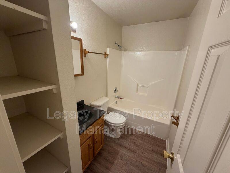 Apartment for rent at 1106 Williams Ave #D, Cleburne, TX 76033