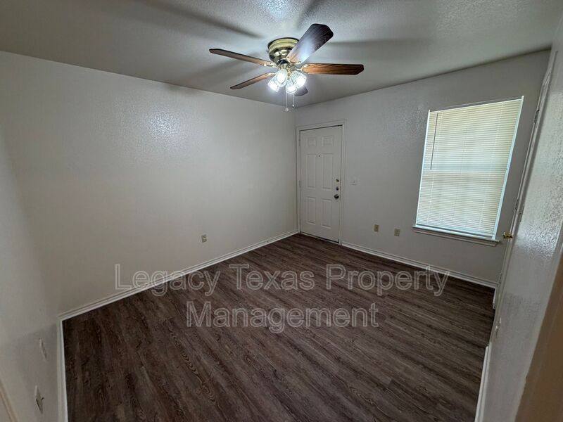 Apartment for rent at 1106 Williams Ave #D, Cleburne, TX 76033