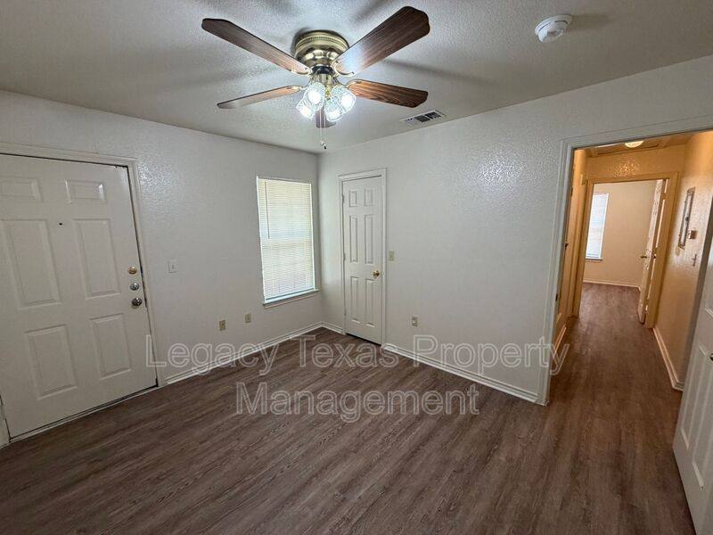 Apartment for rent at 1106 Williams Ave #D, Cleburne, TX 76033