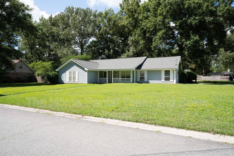 House for rent at 251 Boyd Dr, Richmond Hill, GA 31324