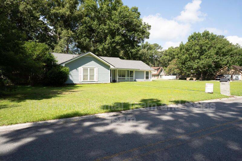 House for rent at 251 Boyd Dr, Richmond Hill, GA 31324