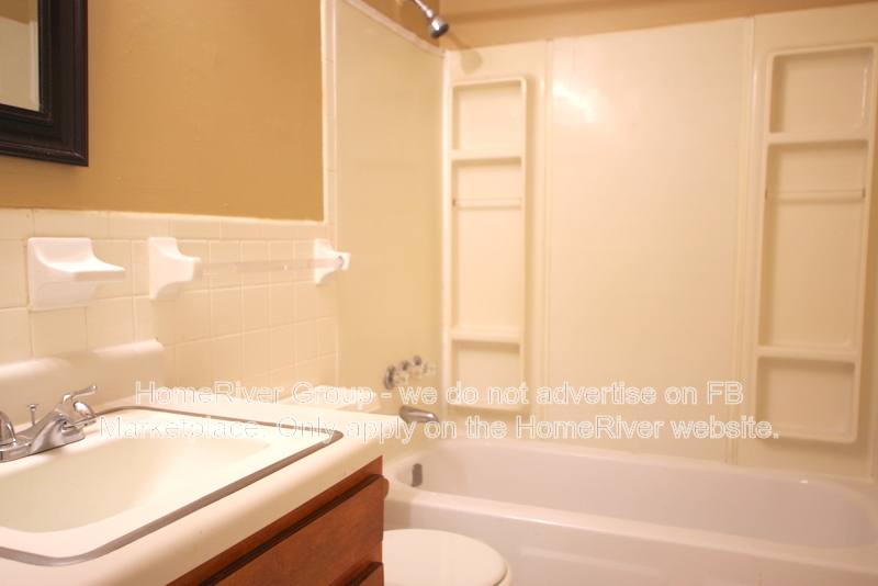 Townhouse for rent at 3436 Woodhollow Dr, Memphis, TN 38118