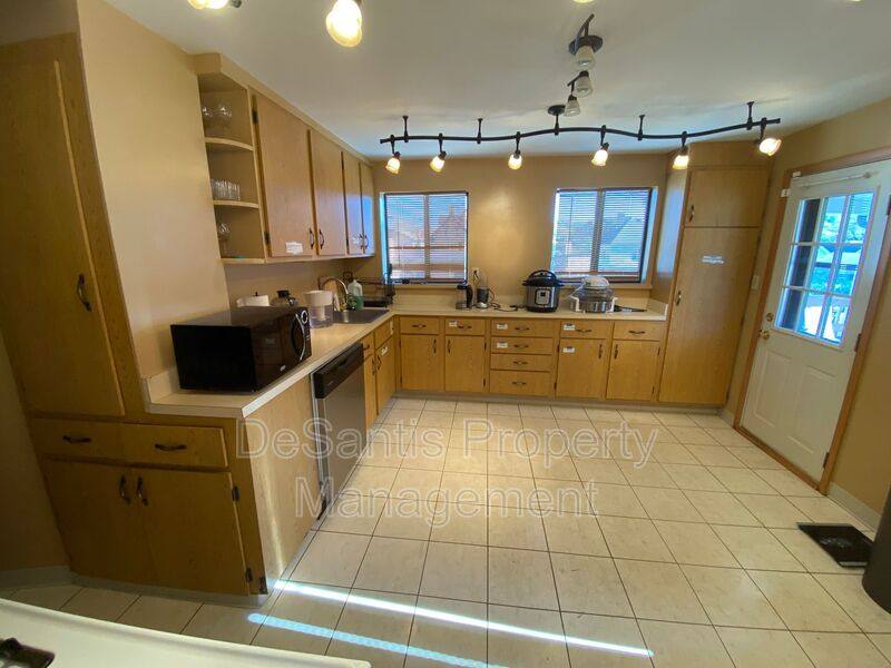 House for rent at 417 Kismet St, Carnegie, PA 15106