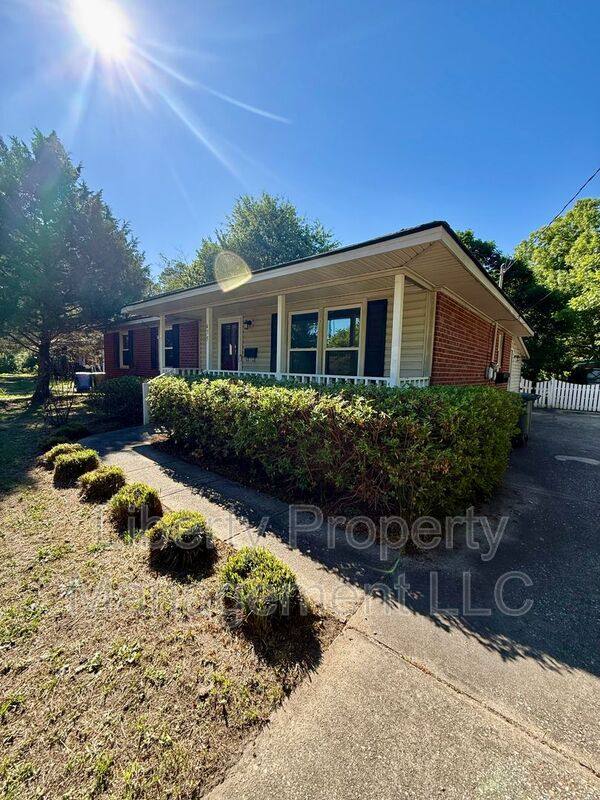 House for rent at 475 Albemarle Dr, Fayetteville, NC 28311