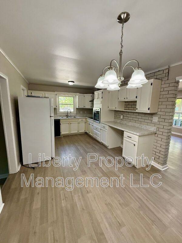 House for rent at 475 Albemarle Dr, Fayetteville, NC 28311