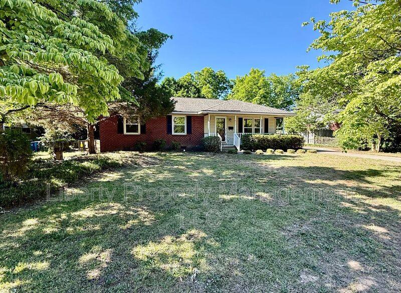 House for rent at 475 Albemarle Dr, Fayetteville, NC 28311