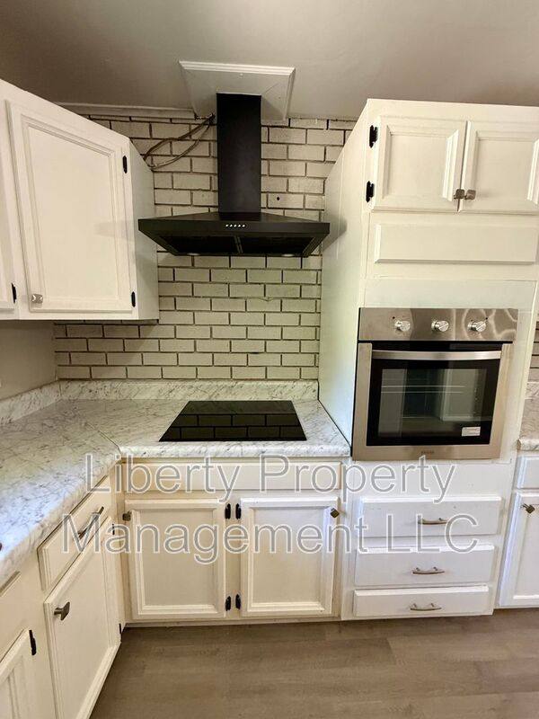 House for rent at 475 Albemarle Dr, Fayetteville, NC 28311
