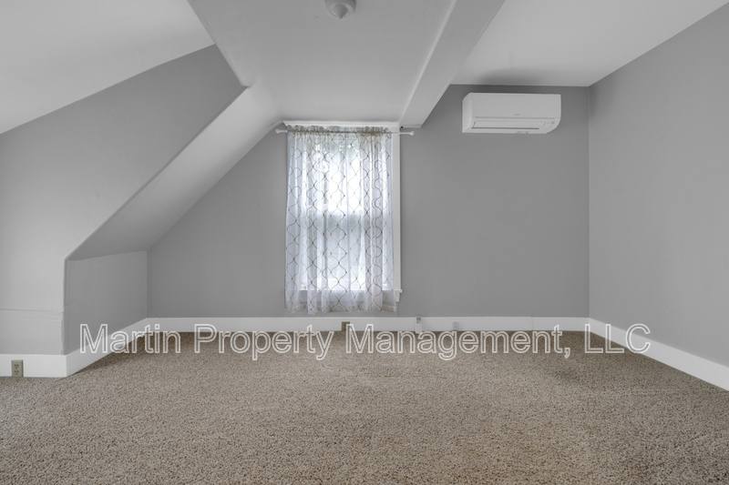 House for rent at 102 Orange St, Reading, MA 01867