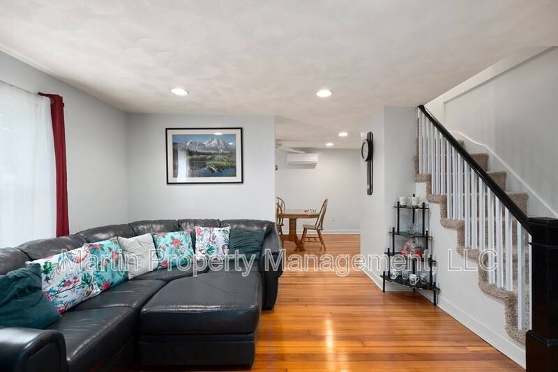 House for rent at 102 Orange St, Reading, MA 01867