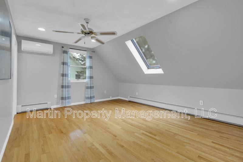 House for rent at 102 Orange St, Reading, MA 01867