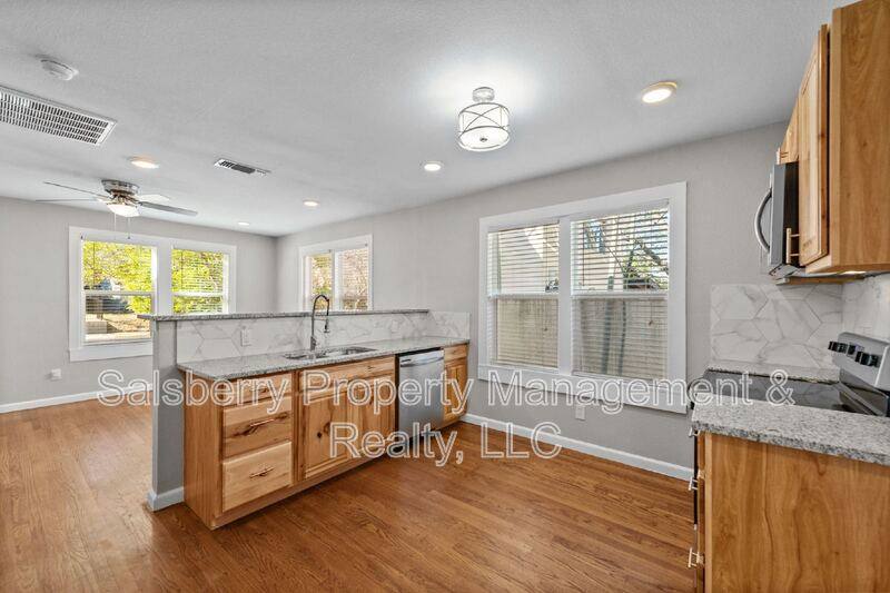 House for rent at 3772 W 6th St, Fort Worth, TX 76107