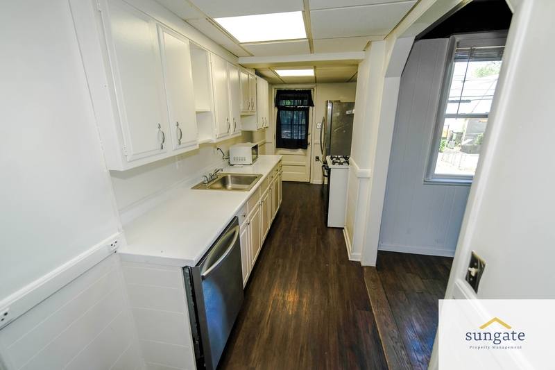 Townhouse for rent at 217 W Edgevale Rd, Pasadena, MD 21122