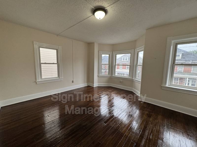 House for rent at 836 W Washington St, Hagerstown, MD 21740