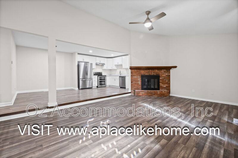 Apartment for rent at 13909 Falkirk Circle, Grandview, MO 64030