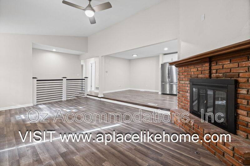Apartment for rent at 13909 Falkirk Circle, Grandview, MO 64030