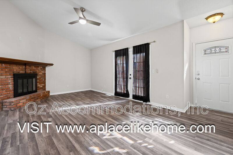 Apartment for rent at 13909 Falkirk Circle, Grandview, MO 64030