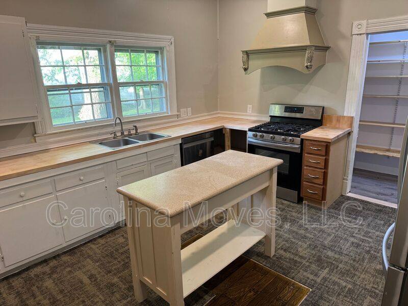 House for rent at 200 Pelham St, Greer, SC 29651