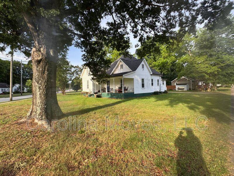 House for rent at 200 Pelham St, Greer, SC 29651