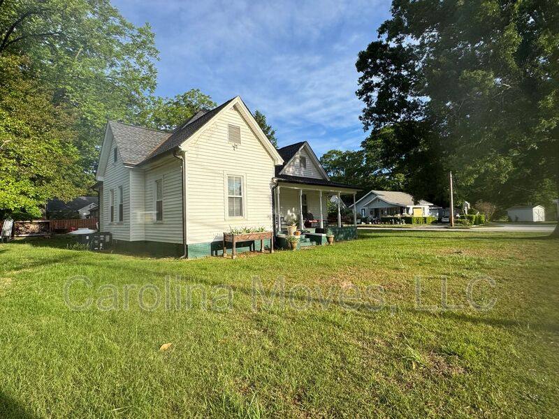 House for rent at 200 Pelham St, Greer, SC 29651