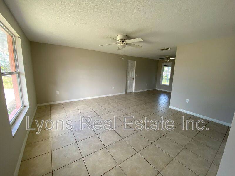 House for rent at 11310 Linda Loma Dr, Fort Myers, FL 33908