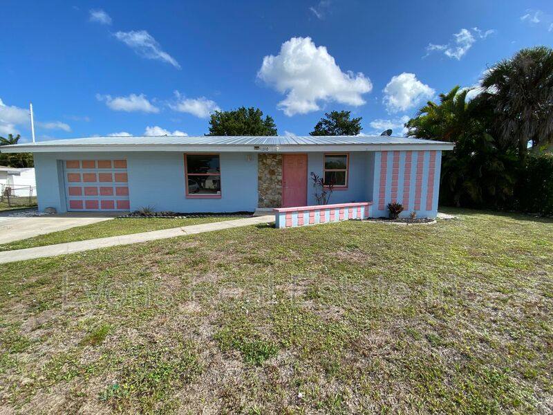 House for rent at 11310 Linda Loma Dr, Fort Myers, FL 33908