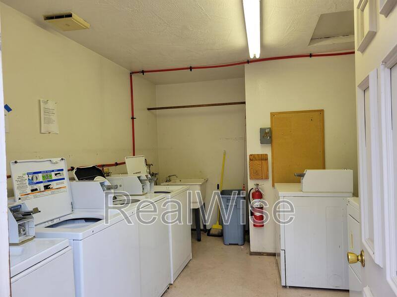 Apartment for rent at 832 NE D St #5, Grants Pass, OR 97526