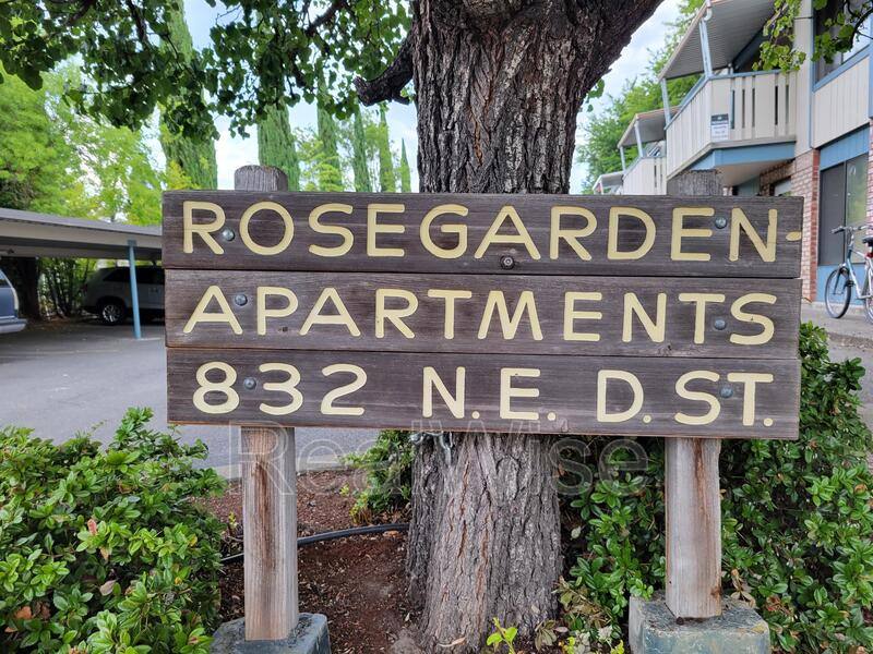 Apartment for rent at 832 NE D St #5, Grants Pass, OR 97526