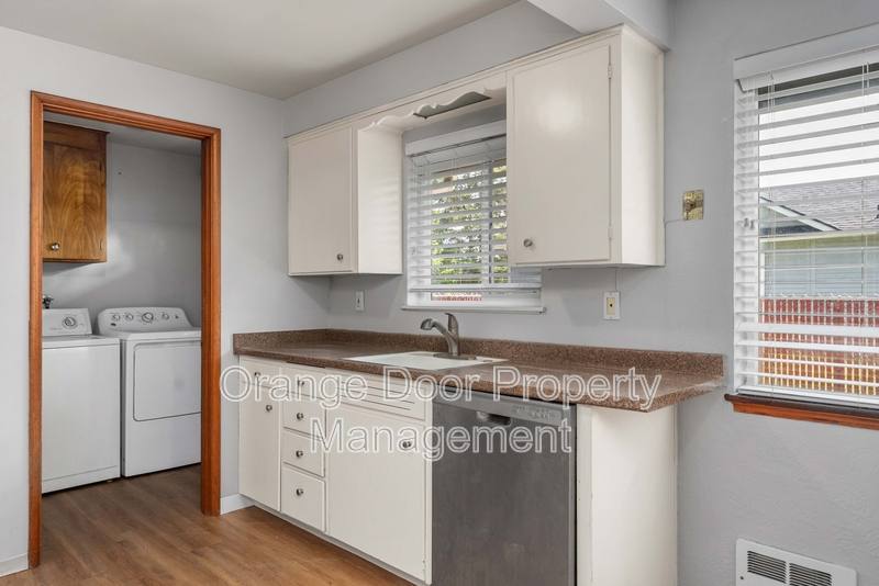 Apartment for rent at 712 127th St S #1, Tacoma, WA 98444
