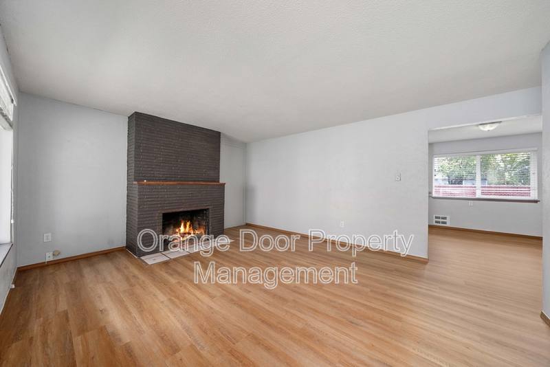 Apartment for rent at 712 127th St S #1, Tacoma, WA 98444