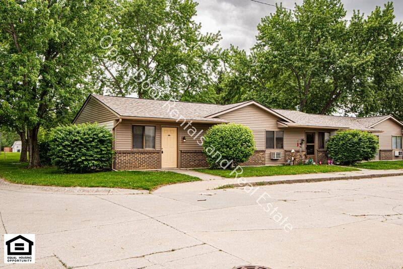 Apartment for rent at 101 Autumn Hills Dr, Albion, IN 46701