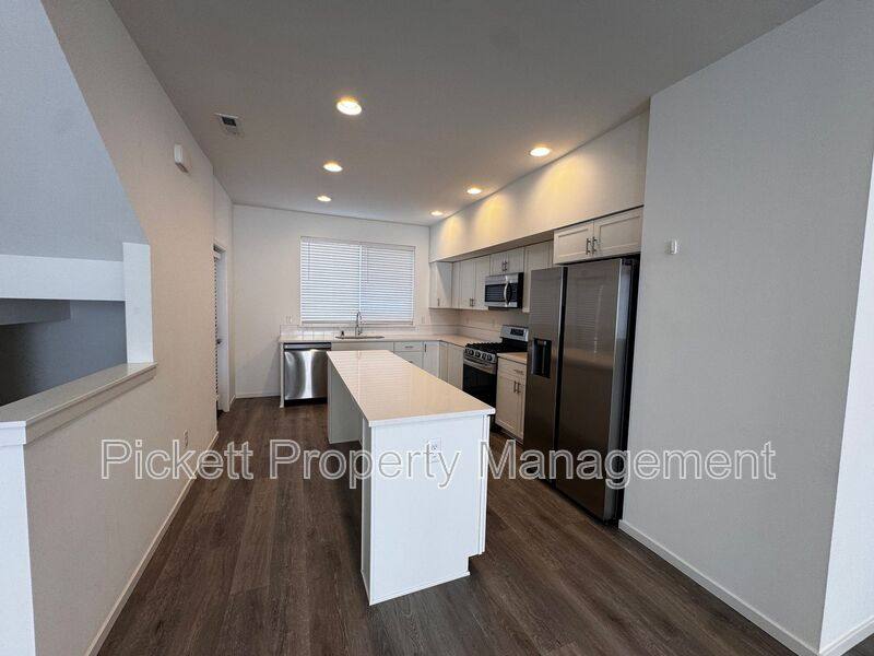 Townhouse for rent at 10001 Kings Landing Ave NW, Bremerton, WA 98311