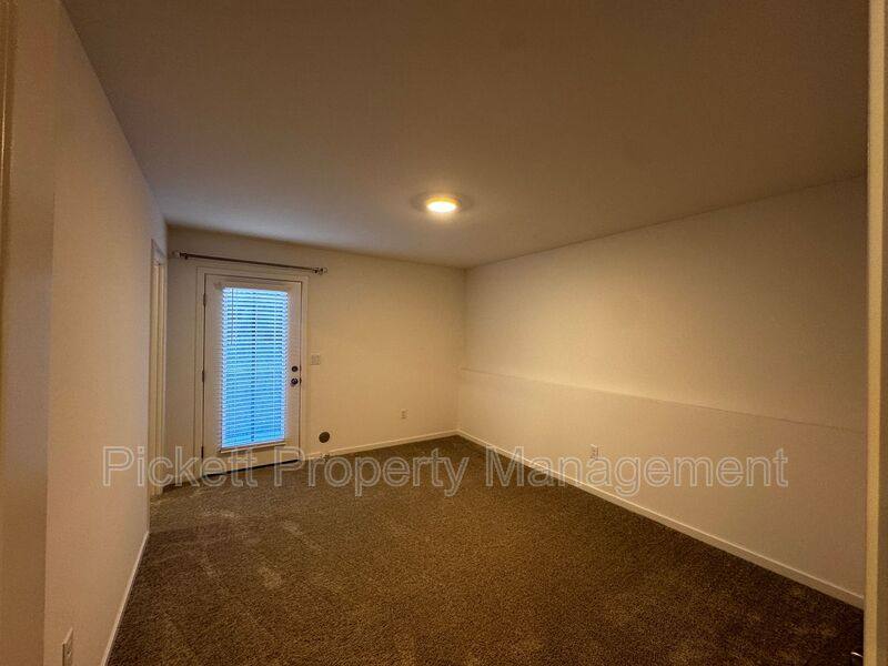 Townhouse for rent at 10001 Kings Landing Ave NW, Bremerton, WA 98311