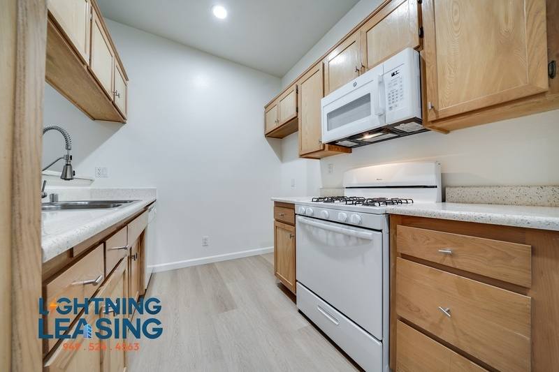 Apartment for rent at 11225 Morrison St #118, North Hollywood, CA 91601