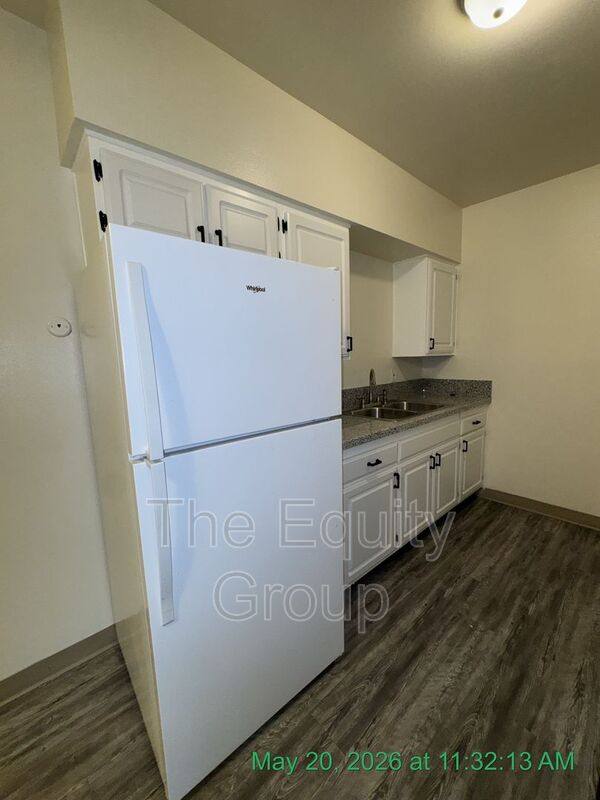 Apartment for rent at 1432 W Elowin Ave, Visalia, CA 93291