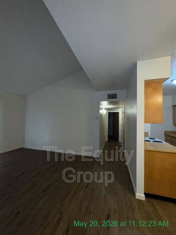 Apartment for rent at 1326 W Elowin Ave, Visalia, CA 93291