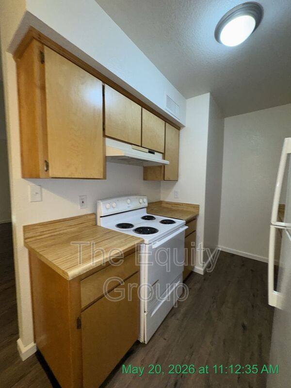 Apartment for rent at 1326 W Elowin Ave, Visalia, CA 93291