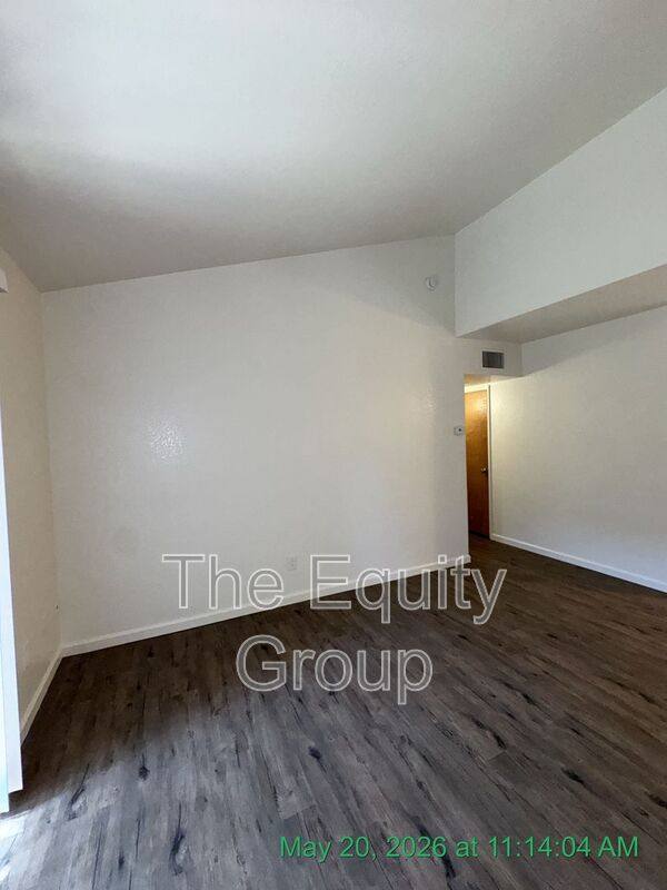 Apartment for rent at 1326 W Elowin Ave, Visalia, CA 93291