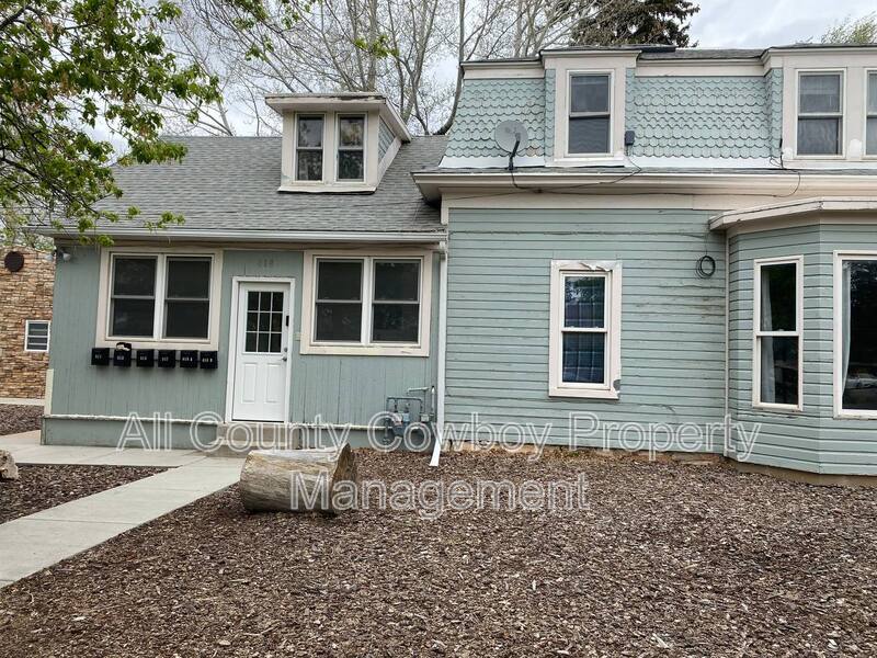 418 S 6th St #B, Laramie, WY 82070