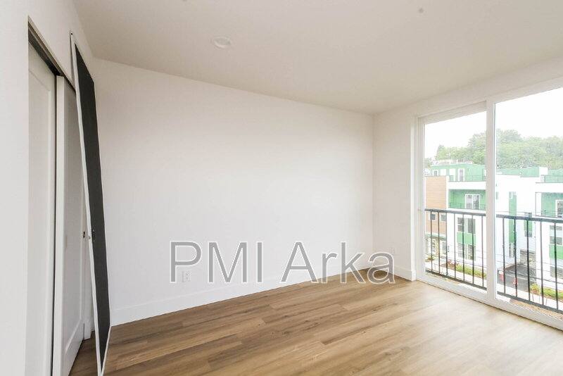Townhouse for rent at 909 28th Ave S #C, Seattle, WA 98144