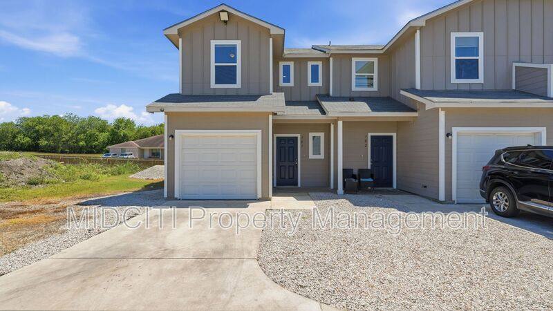 Townhouse for rent at 7210 John Palmer Dr #101, San Antonio, TX 78239