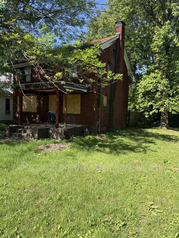 House for rent at 1665 N Union St, Decatur, IL 62526