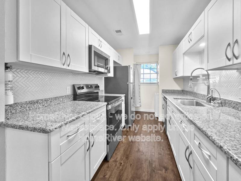 Townhouse for rent at 7401 Kingswood Circle, Fort Worth, TX 76133